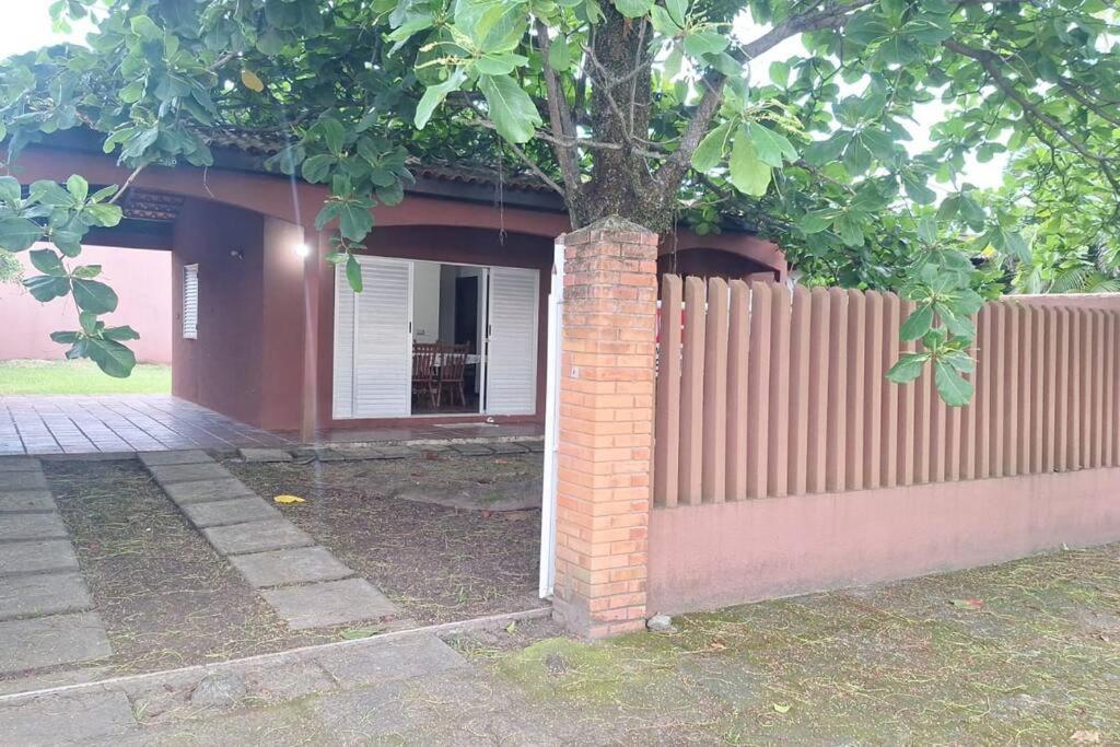 Quarto Para Quatro Pessoas A Duas Quadras Da Praia - Balneario Saint Etienne - Matinhos Bagian luar foto